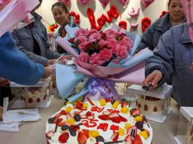 星空体育·（中国）官方网站-STARSKY SPORT
举办三八妇女节活动